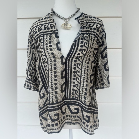 Pfeiffer Top - Picture 2 of 5